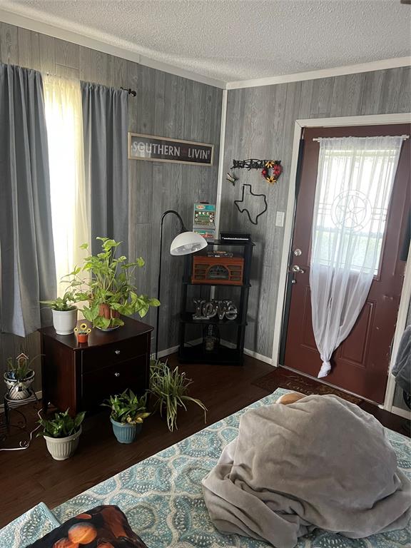 704 East 9th Street Kemp, TX 75143 - Photo 13 of 13 a room with a mirror and a table
