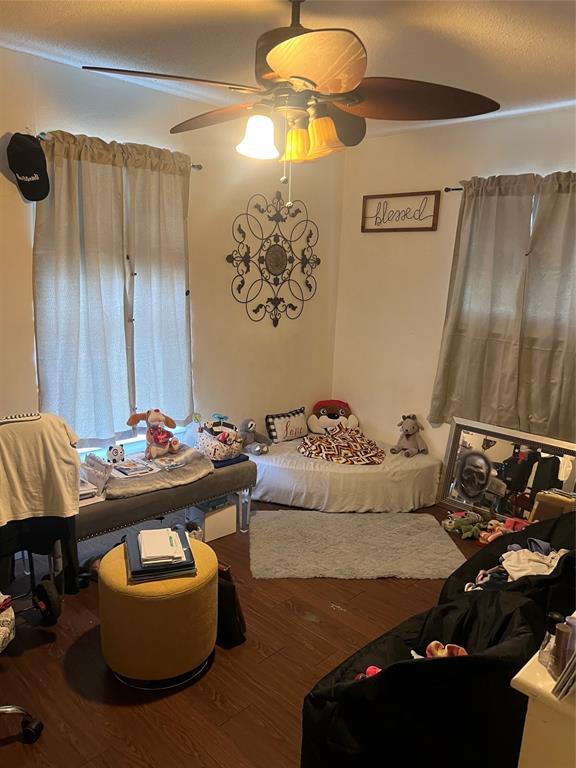 704 East 9th Street Kemp, TX 75143 - Photo 8 of 13 a room with furniture and a chandelier