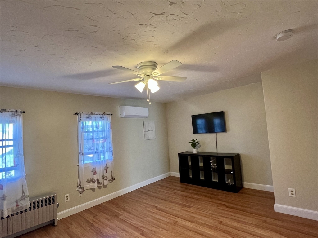 11 Amherst Street Worcester, MA 01602 - Photo 11 of 30