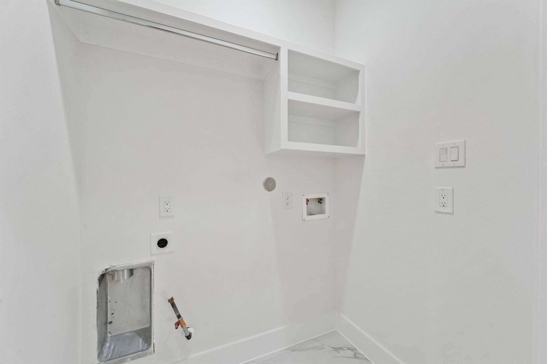 4208 Castor Street, Unit B Houston, TX 77022 - Photo 21 of 23 a view of bathroom