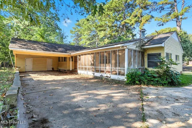 $1,600 | 220 McCree Drive, Clinton, MS 39056