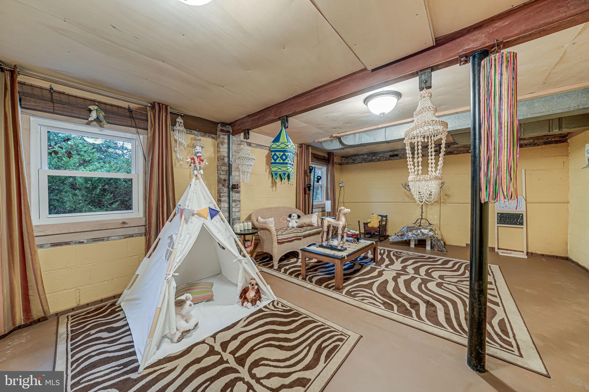 8536 Aponi Road Vienna, VA 22180 - Photo 27 of 40 a very nice looking room with a large window