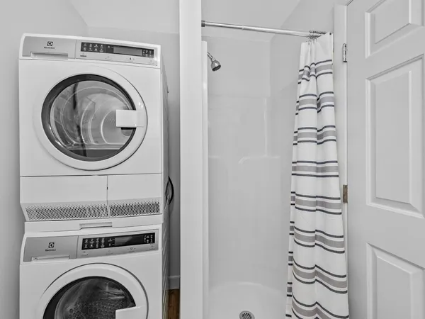 $1,095,000 | 18 R Polk Street, Boston, MA 02129