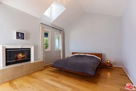 $1,699,999 | 6435 Zumirez Drive, Unit 14, Malibu, CA 90265