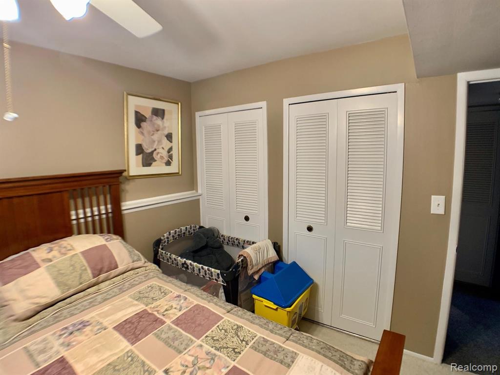 22111 Hall Road Woodhaven, MI 48183 - Photo 21 of 46