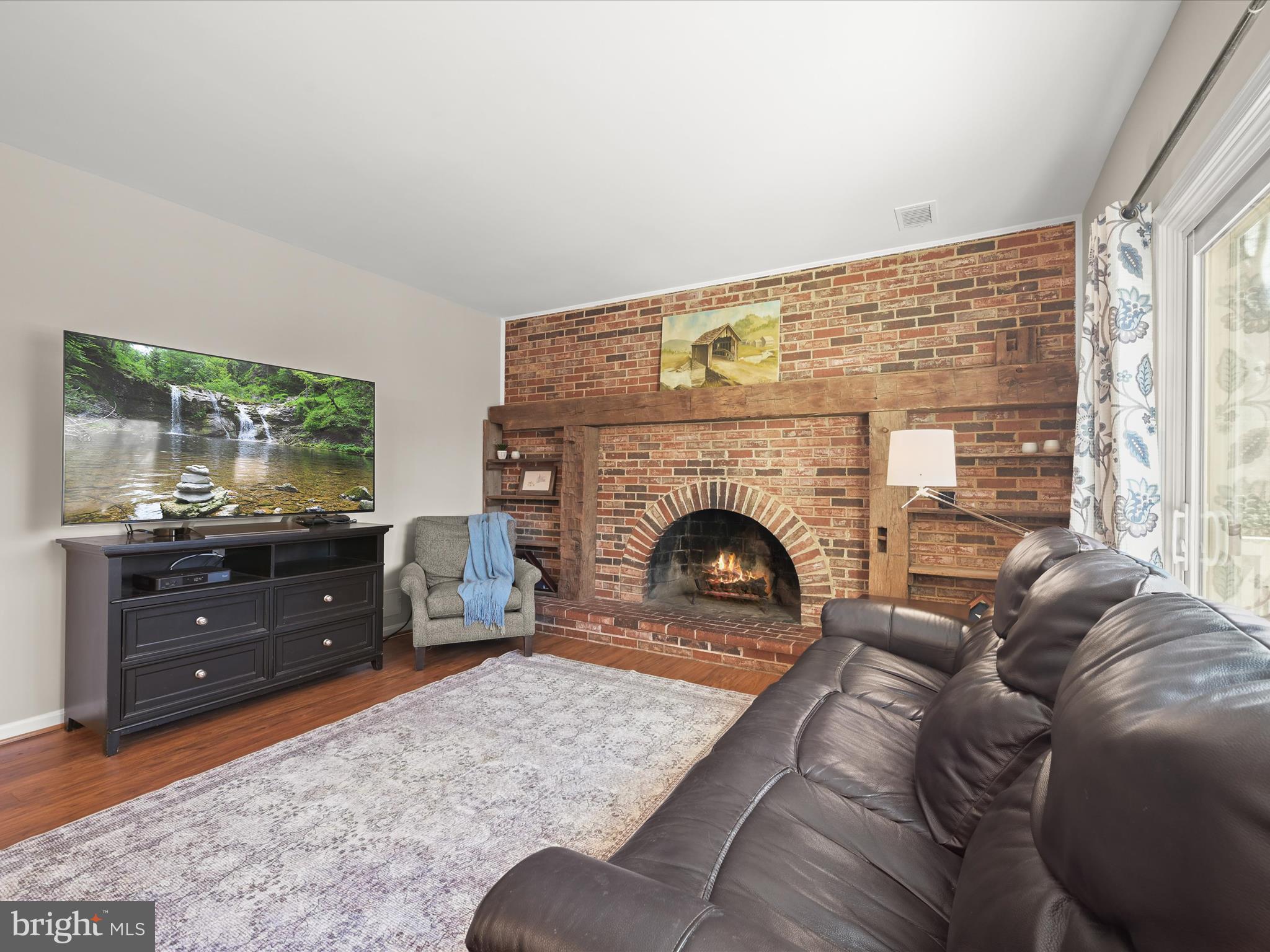 10916 Swansfield Road Columbia, MD 21044 - Photo 17 of 54 Family Room
