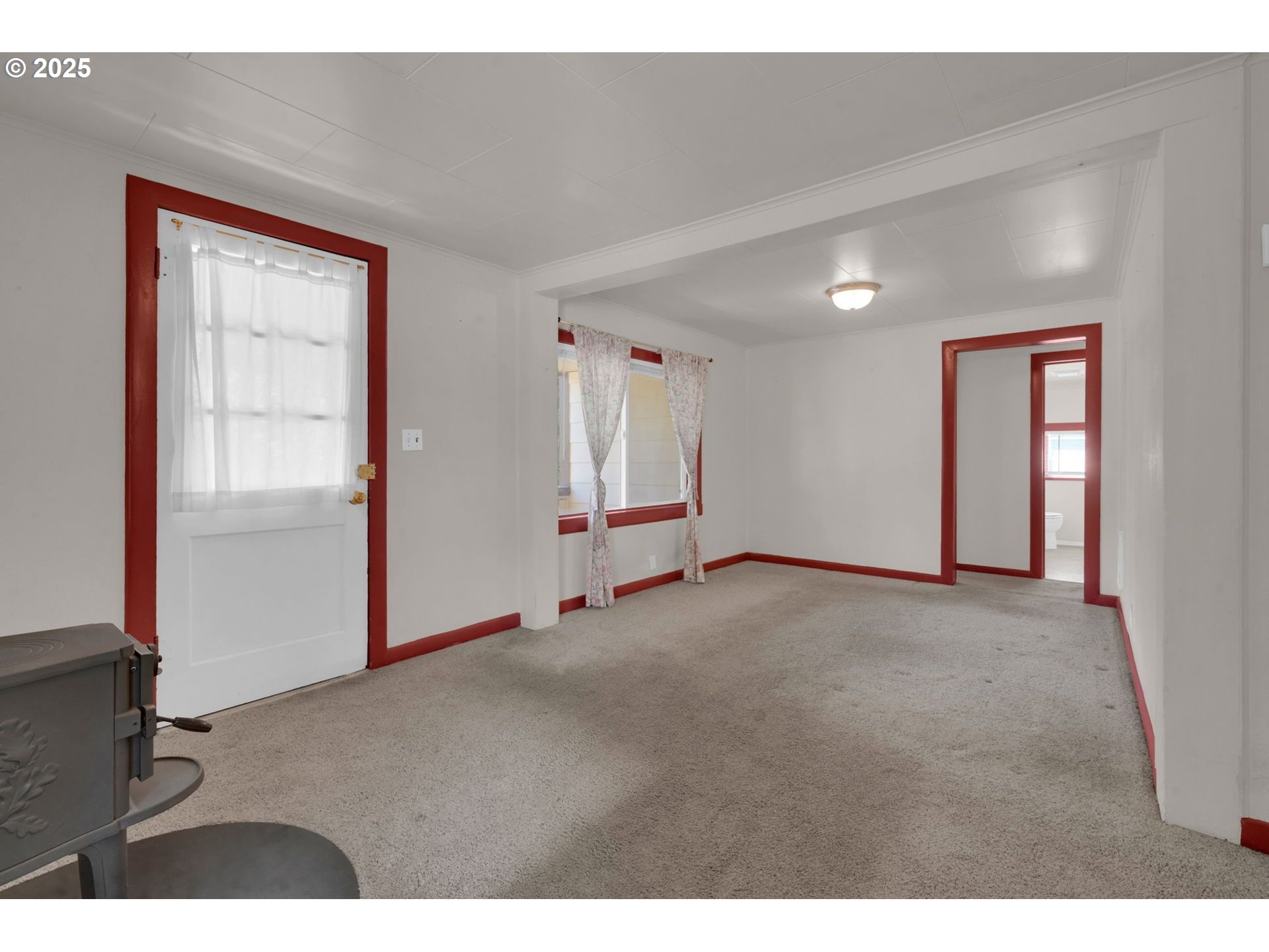 47563 Union Street Oakridge, OR 97463 - Photo 5 of 29