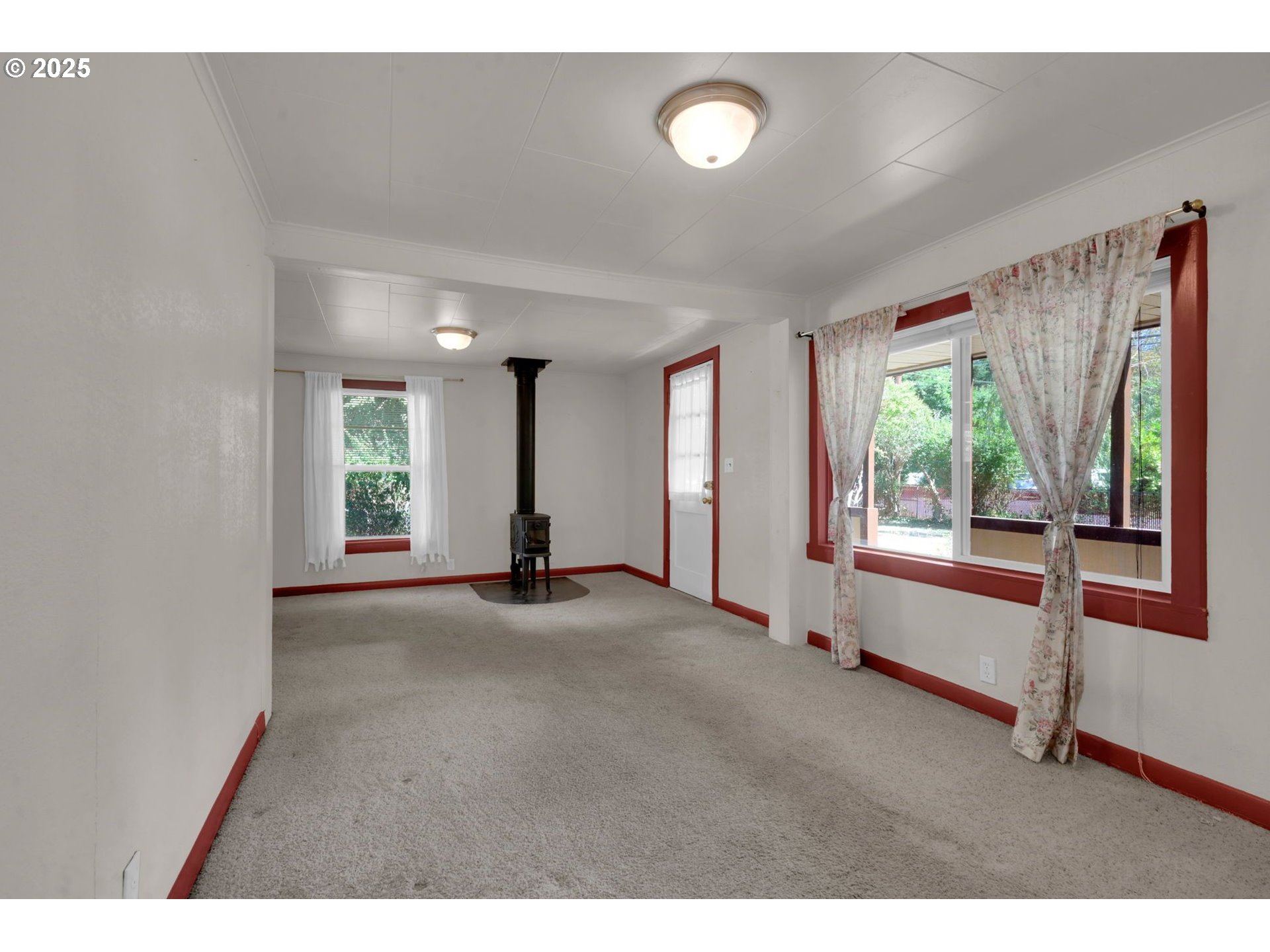 47563 Union Street Oakridge, OR 97463 - Photo 7 of 29