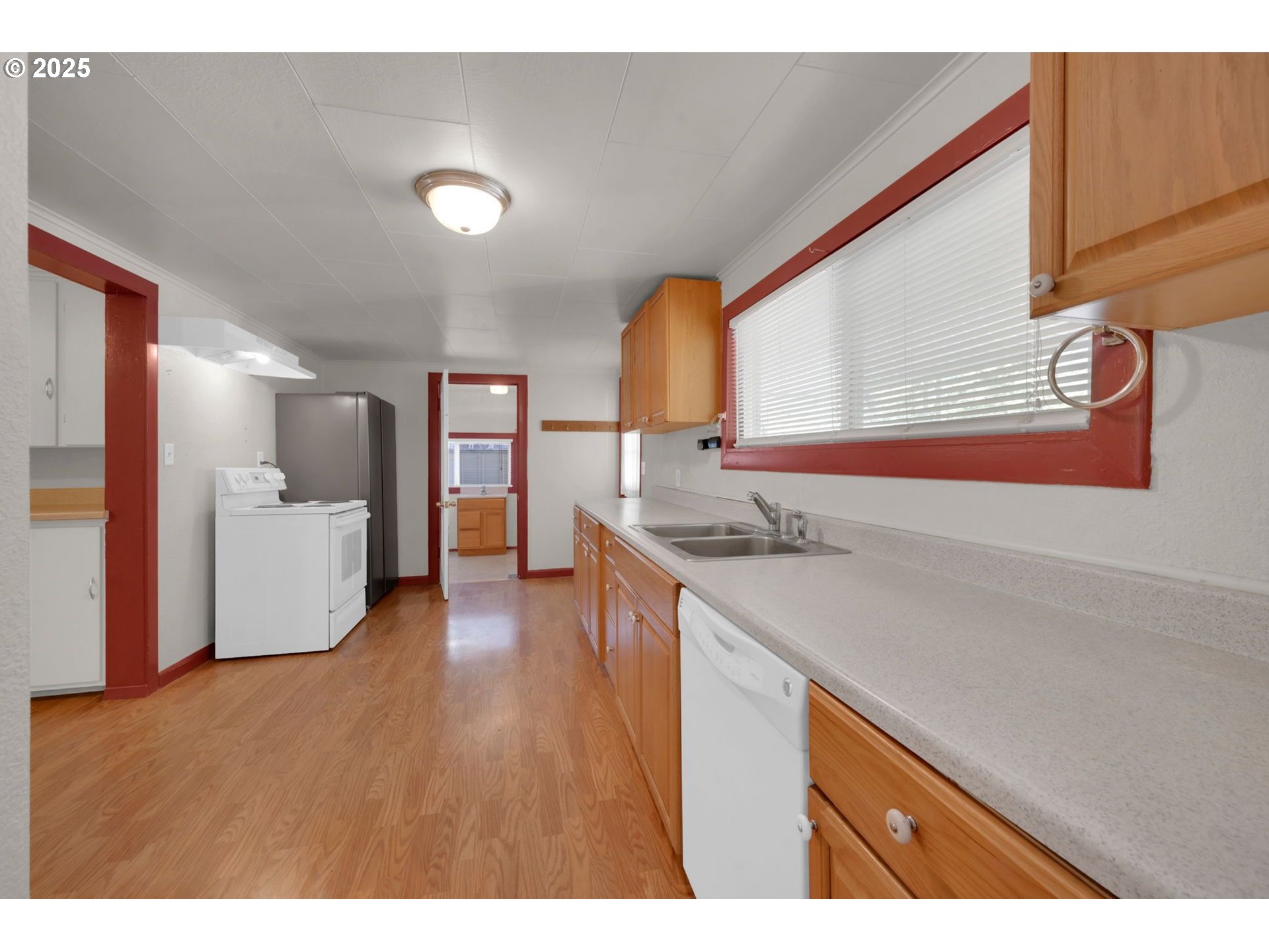 47563 Union Street Oakridge, OR 97463 - Photo 8 of 29