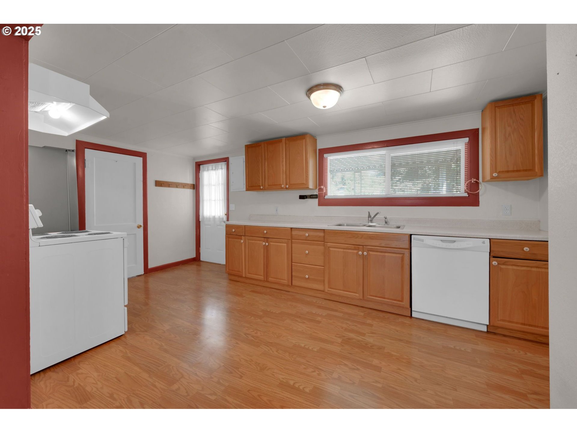 47563 Union Street Oakridge, OR 97463 - Photo 9 of 29