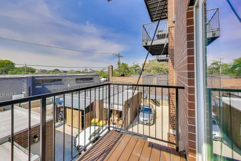 $599,000 | 2450 North Clybourn Avenue, Unit G, Chicago, IL 60614