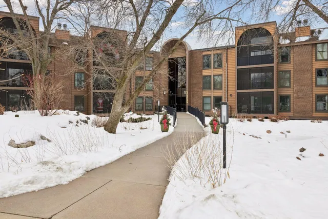 $189,900 | 9600 Portland Avenue, Unit 109, Bloomington, MN 55420