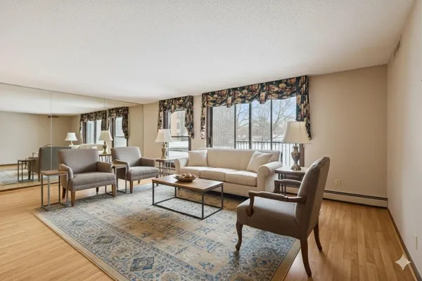 $179,900 | 9600 Portland Avenue, Unit 109, Bloomington, MN 55420