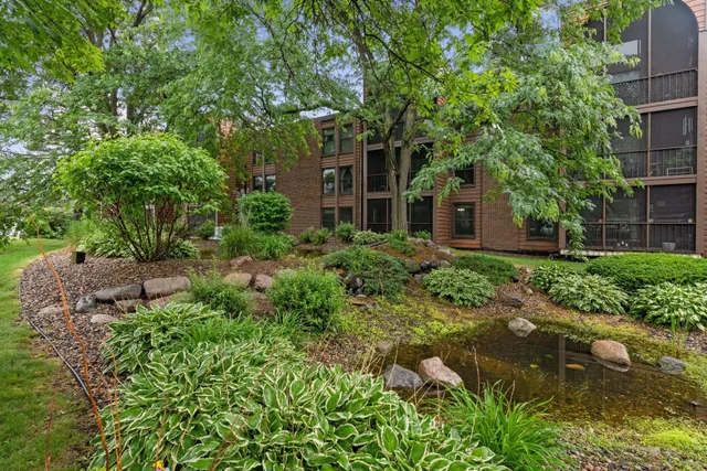 $189,900 | 9600 Portland Avenue, Unit 109, Bloomington, MN 55420