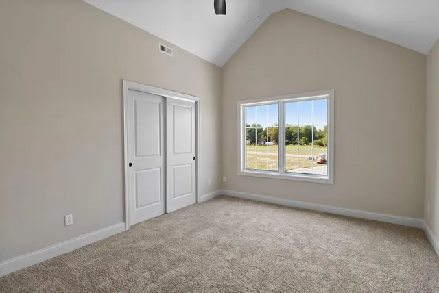 $949,900 | 515 Meadow Brooke Lane, Dyer, IN 46311