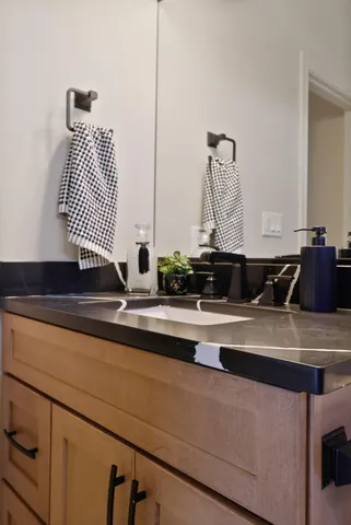 $949,900 | 515 Meadow Brooke Lane, Dyer, IN 46311