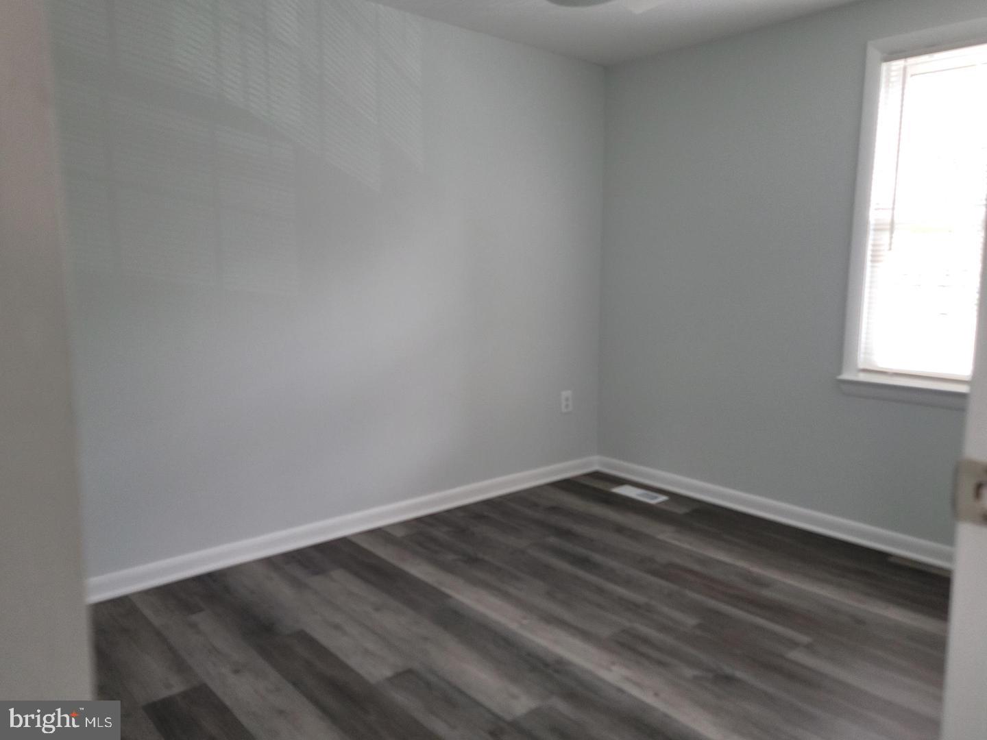 6220 Hillside Road Springfield, VA 22152 - Photo 10 of 23 Secondary bedroom on upper level