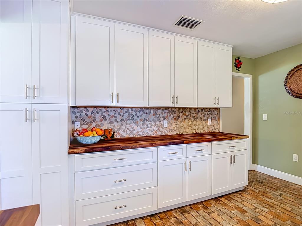 1644 West Socrum Loop Road Lakeland, FL 33810 - Photo 16 of 98 Gallery Image 16