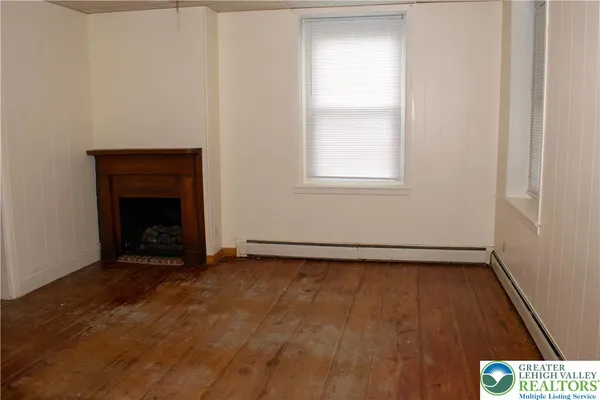 $1,750 | 3914 Mauch Chunk Road, Coplay, PA 18037