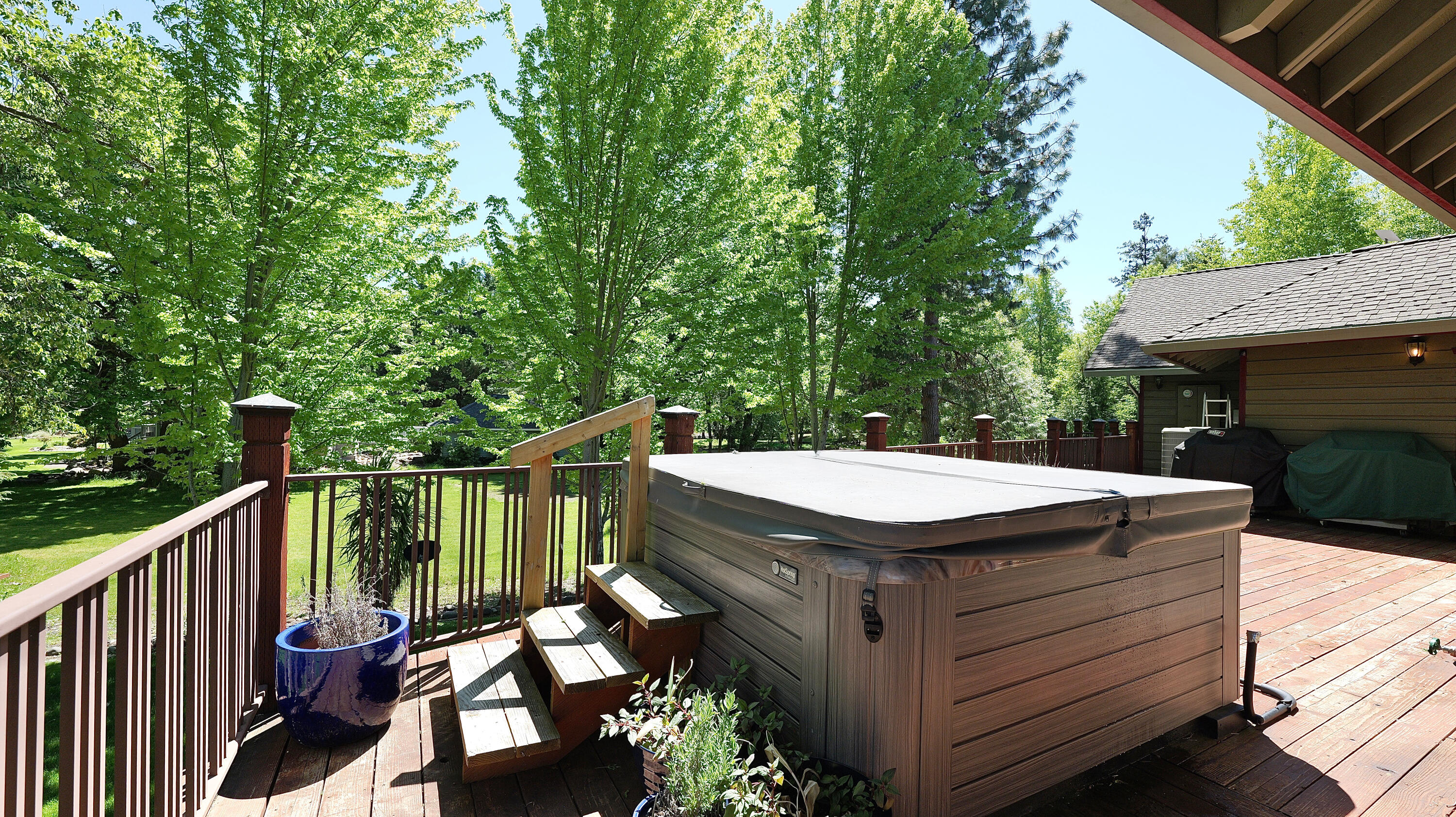 343 Rene Drive Shady Cove, OR 97539 - Photo 102 of 152 Hot Tub