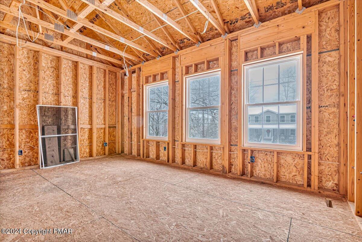 253 Dorset Road Tobyhanna, PA 18466 - Photo 16 of 32 16-Photo Dec 16 2024, 9 44 41 AM