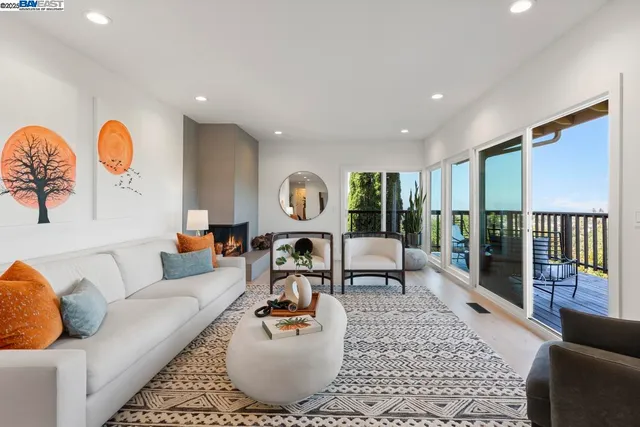 $9,300 | 10336 Greenview Drive, Oakland, CA 94605