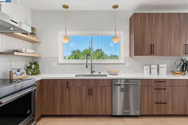 $9,300 | 10336 Greenview Drive, Oakland, CA 94605