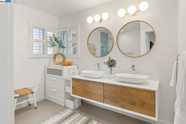 $9,300 | 10336 Greenview Drive, Oakland, CA 94605