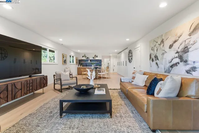 $9,300 | 10336 Greenview Drive, Oakland, CA 94605