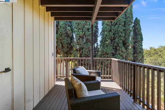 $9,300 | 10336 Greenview Drive, Oakland, CA 94605