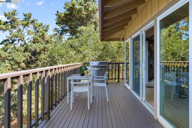 $9,300 | 10336 Greenview Drive, Oakland, CA 94605