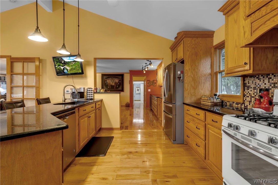 7140 Bear Ridge Road Pendleton, NY 14120 - Photo 17 of 44