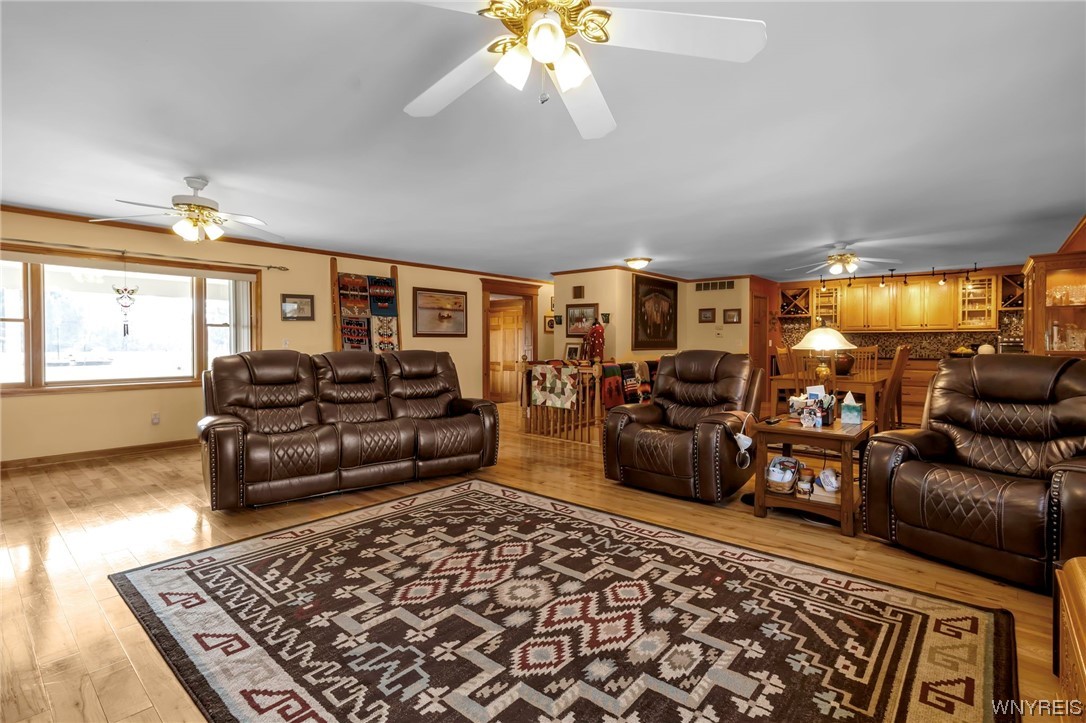 7140 Bear Ridge Road Pendleton, NY 14120 - Photo 5 of 44 Large Open Living Area