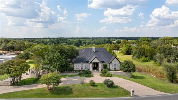 $975,000 | 6410 Westover Drive, Granbury, TX 76049