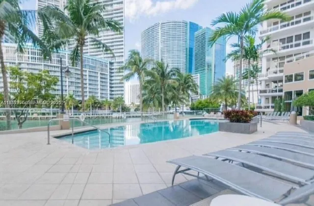 $660,000 | 901 Brickell Key Boulevard, Unit 2701, Miami, FL 33131