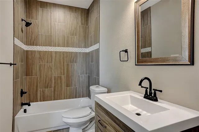 $1,700 | 1304 Country Road, Unit B, Whitesboro, TX 76273