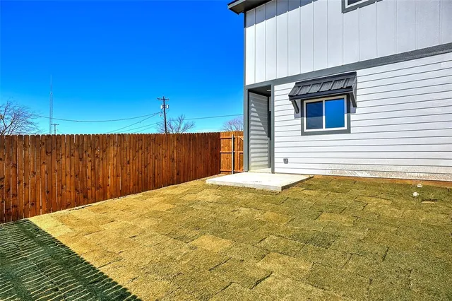 $1,700 | 1304 Country Road, Unit B, Whitesboro, TX 76273