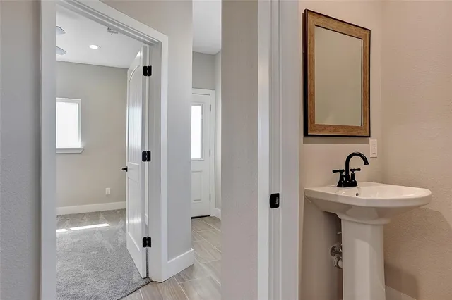 $1,700 | 1304 Country Road, Unit B, Whitesboro, TX 76273