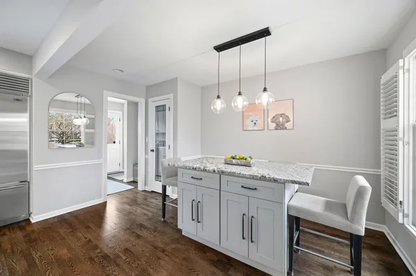 $1,100,000 | 571 Lexington Drive, Lake Forest, IL 60045