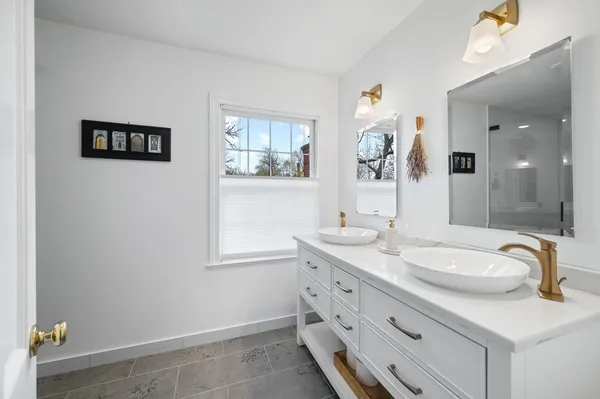 $1,100,000 | 571 Lexington Drive, Lake Forest, IL 60045