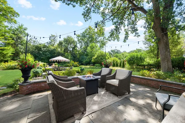 $1,100,000 | 571 Lexington Drive, Lake Forest, IL 60045