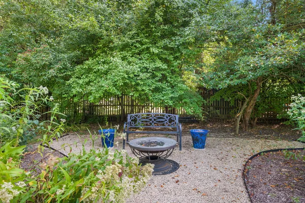 $1,100,000 | 571 Lexington Drive, Lake Forest, IL 60045