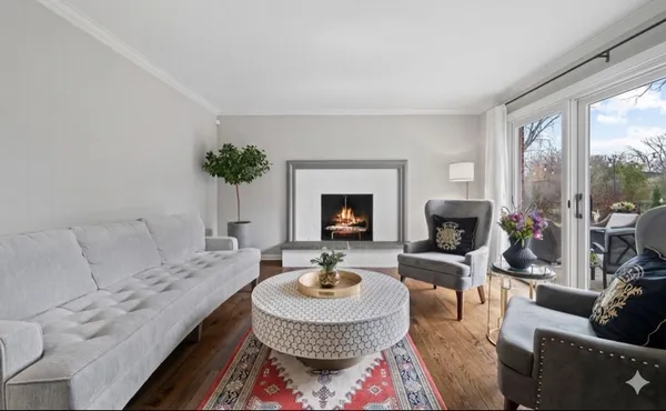 $1,100,000 | 571 Lexington Drive, Lake Forest, IL 60045
