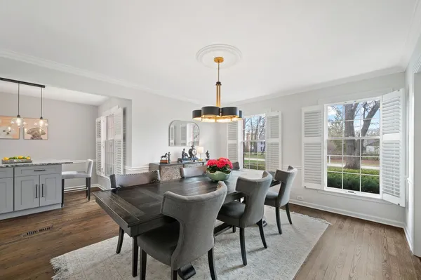 $1,100,000 | 571 Lexington Drive, Lake Forest, IL 60045