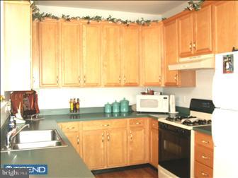 27 Sandstone Road East Windsor, NJ 08520 - Photo 4 of 6 Kitchen