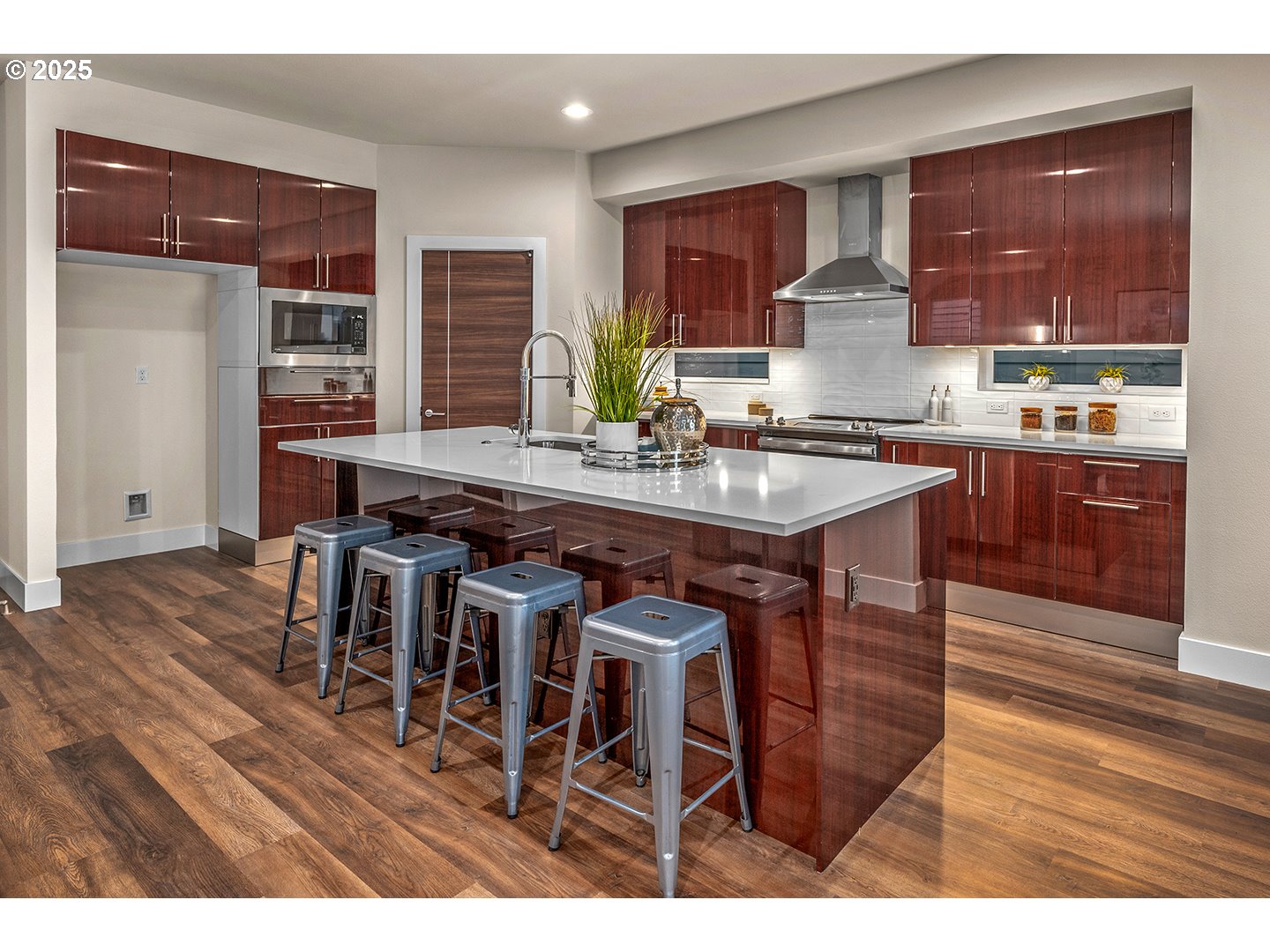 15316 Southwest Hawk Ridge Road Tigard, OR 97224 - Photo 12 of 24 Gallery Image 12