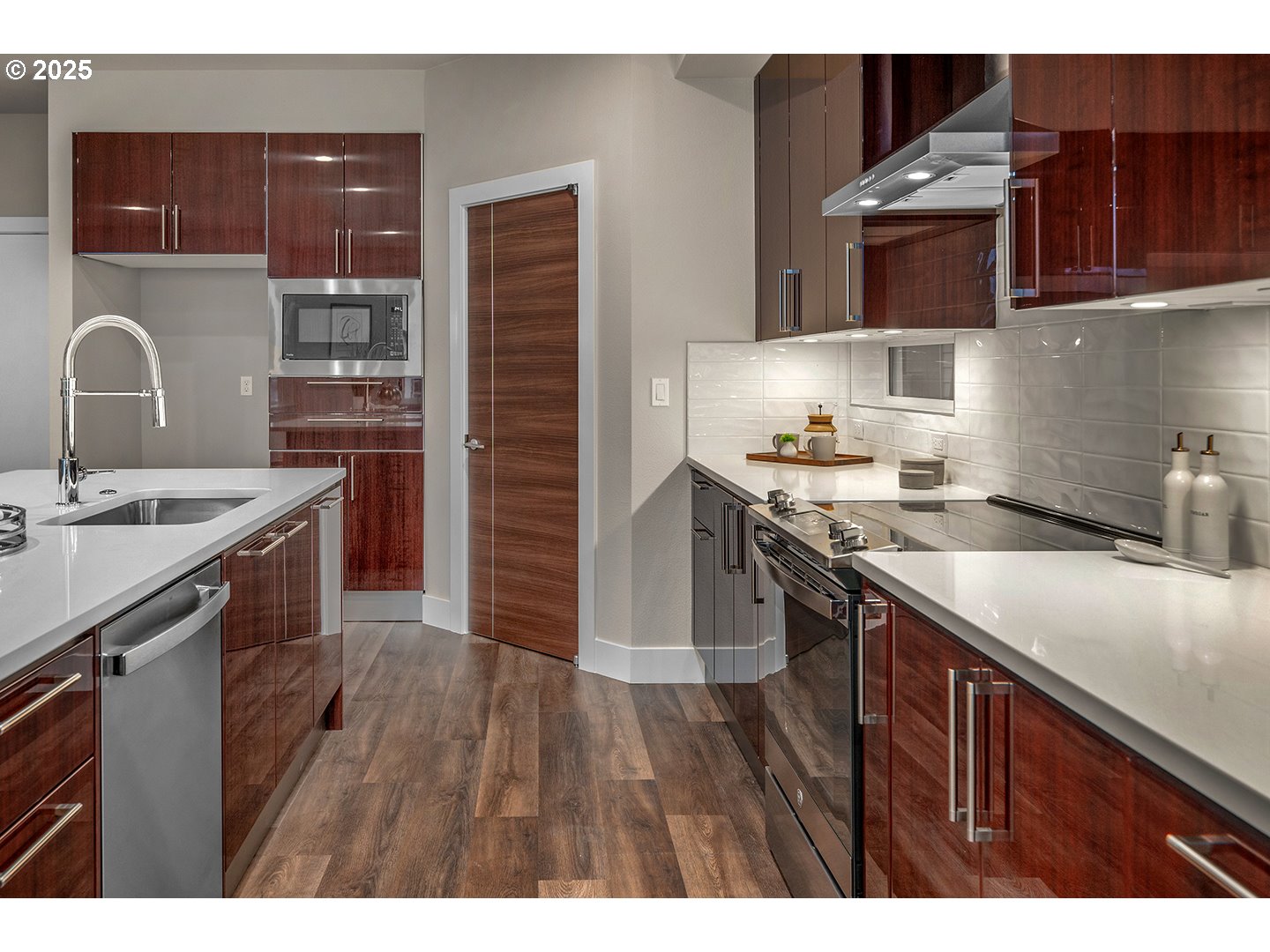 15316 Southwest Hawk Ridge Road Tigard, OR 97224 - Photo 13 of 24 Gallery Image 13