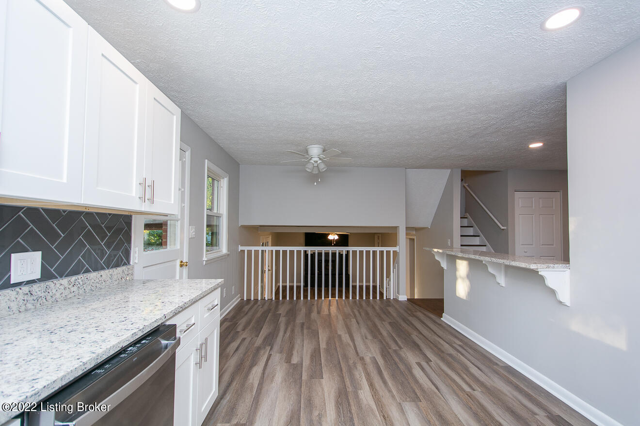9310 Fairground Road Louisville, KY 40291 - Photo 11 of 48 Eat in Kitchen