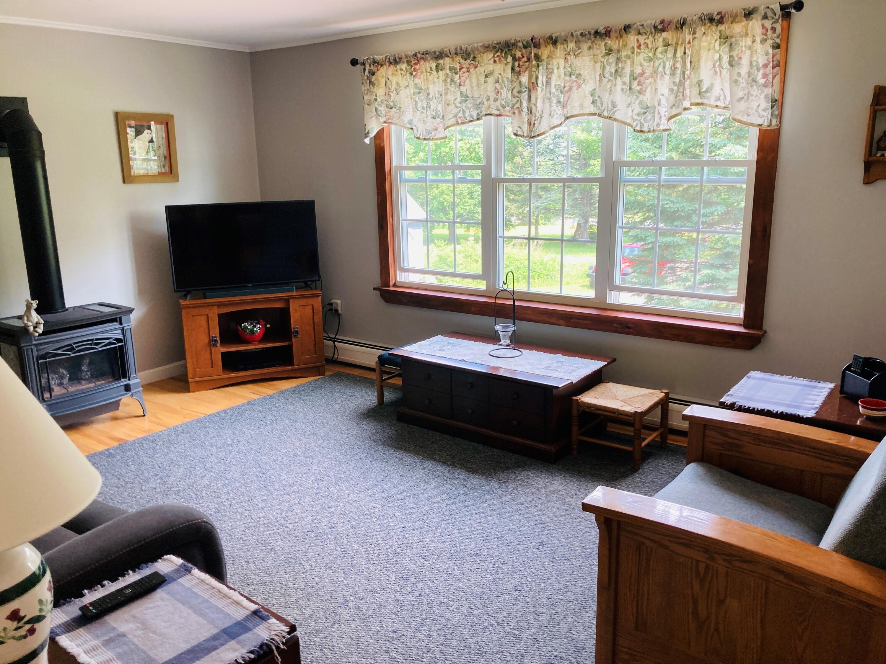 377 Kincaid Road Madison, ME 04950 - Photo 8 of 22 Living Room