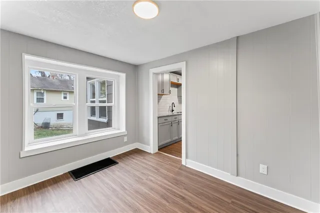 $169,999 | 320 North Cedar Avenue, Independence, MO 64053